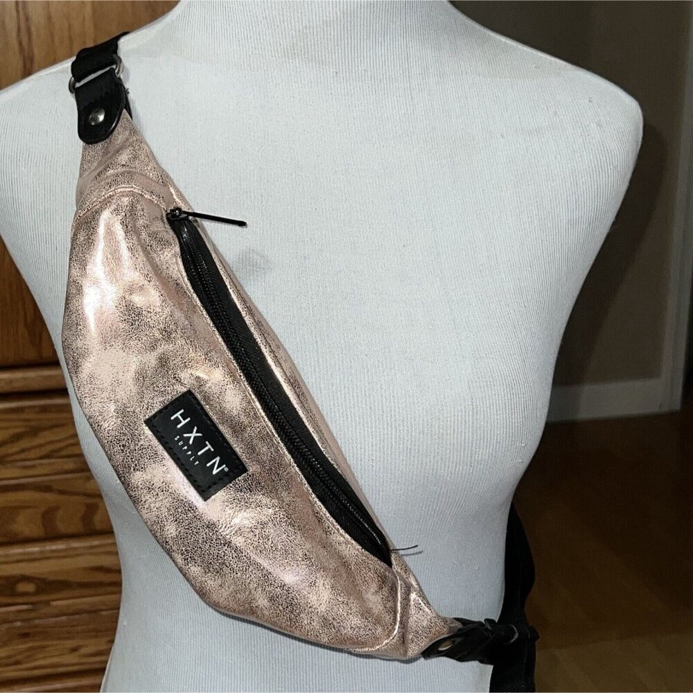 HXTN SUPPLY GOLD SHINY METALLIC BELT FANNY CROSSBODY BAG ADJUSTABLE TRAVEL SMALL
